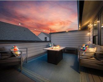 Rooftop King Beds Near Light Rail & Loso - Charlotte - Balkong