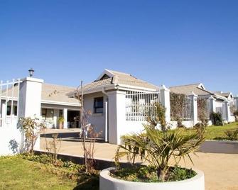 Tribute Guest House Matala - Maseru - Building