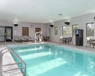 Hampton Inn & Suites Cleveland-Airport/Middleburg Heights - Middleburg Heights