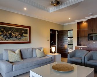 Shepherd's Tree Game Lodge - Pilanesberg - Sala de estar