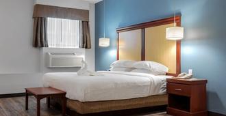 Premier Inn & Suites - Downtown Hamilton - Hamilton - Bedroom