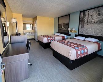 Super 8 by Wyndham Arkadelphia Caddo Valley Area - Arkadelphia - Habitació