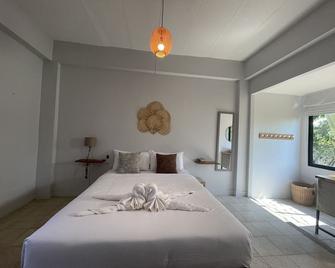 Home At 9 - San Pa Tong - Bedroom