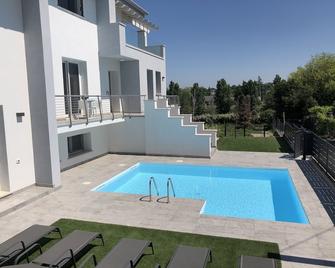 B&B Alma Garda Lake - Peschiera del Garda - Piscina