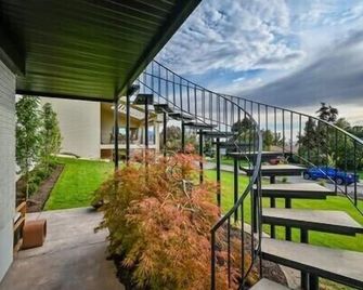 New Home & Luxury Finishes + Breathtaking Views!! Huge Open Concept - Sleeps 8 - Salt Lake City - Balcon