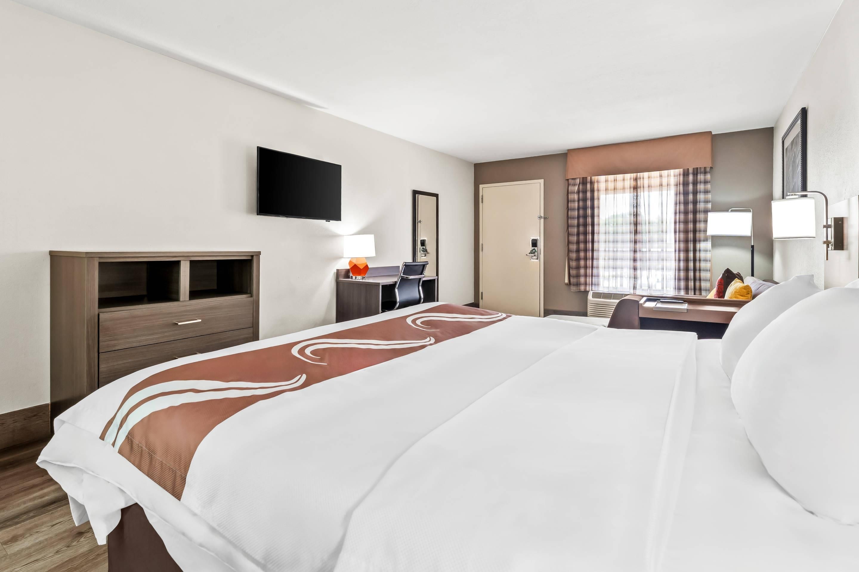 Quality Inn and Suites near Robins Air Force Base - Warner Robins - Soverom