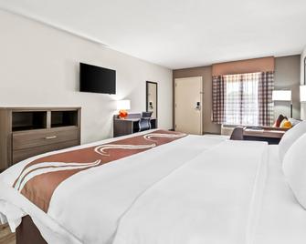 Quality Inn and Suites near Robins Air Force Base - Warner Robins - Makuuhuone