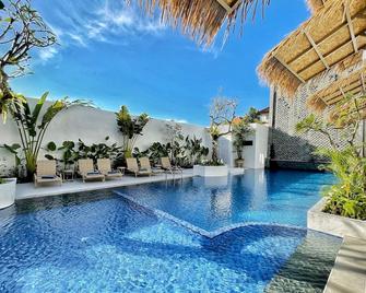Khaiyyara Jimbaran Bali - South Kuta - Басейн
