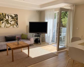 Vacation apartment in a quiet location on the outskirts - Sinsheim - Wohnzimmer