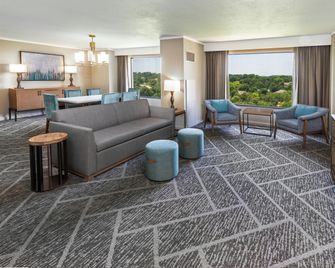 DoubleTree by Hilton Tulsa - Warren Place - Tulsa - Salon