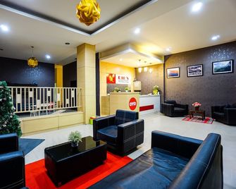 RedDoorz @ Rids Hotel Manado - מאנאדו - לובי
