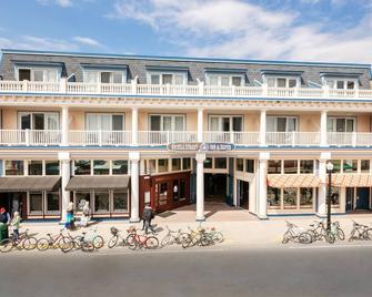Bicycle Street Inn and Suites - Mackinac Island - Building