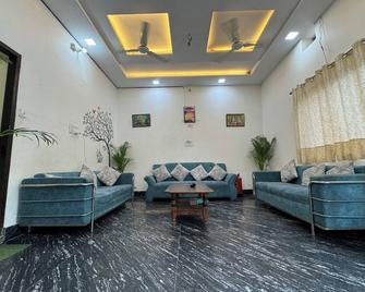 Murli Manohar Palace - Vrindavan
