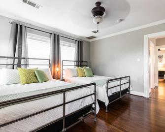 The Roux House Offers Luxury, Comfort & Location! - Dallas - Habitación