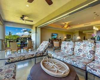 Luxe Townhome, Ocean Views, Relax by the Pool - Wailea - Sala de estar