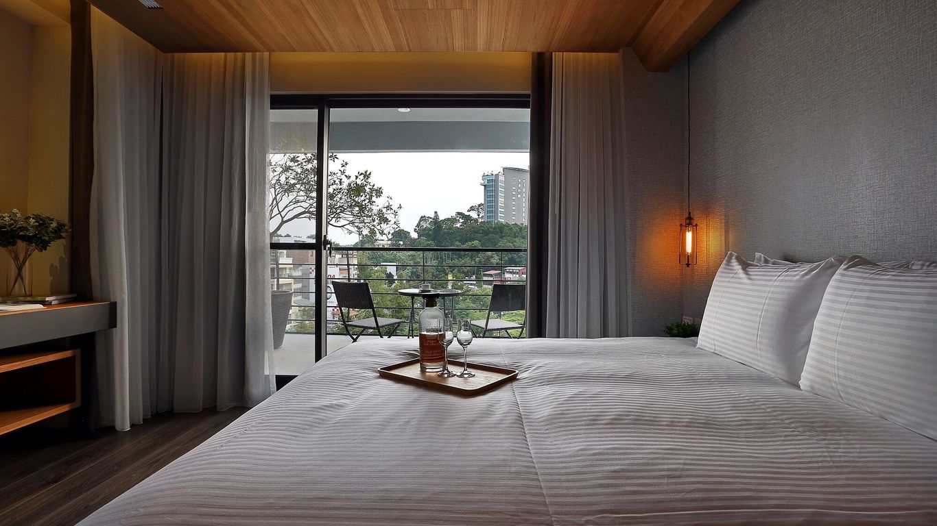 Sun Moon Lake Blue Sky Bay B&B