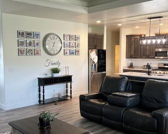 Newly built in 2022. Cheerful, 3-Bedroom Home - Preston