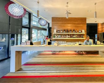 Holiday Inn Express Port Moresby By IHG - פורט מורסבי - בר