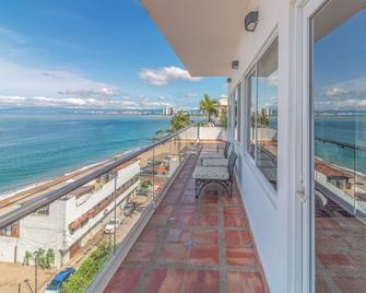 The Paramar Beachfront Boutique Hotel With Breakfast Included - Downtown Malecon - Puerto Vallarta - Balkong