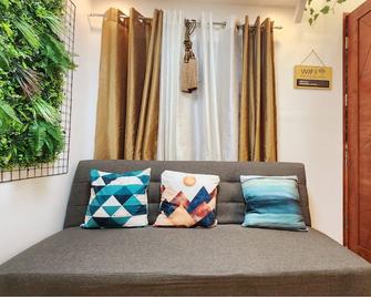 Cozy Japandi style Loft House - Naga - Sala de estar