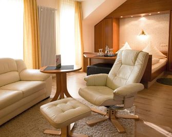 Hotel Kurparkblick - Bad Bergzabern - Huiskamer