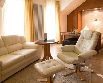 Hotel Kurparkblick - Bad Bergzabern - Huiskamer