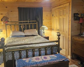 Cozy Rustic Cabin, 2023 New, Northern Poconos Easy Access from Nyc - Ny Rt 17 - Lakewood