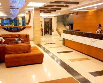 La Hospin Hotel - Rājahmundry - Lobby