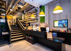 Staycity Aparthotels Dublin Castle - Dublin - Front desk