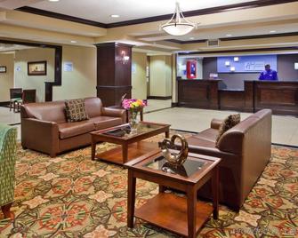 Holiday Inn Express & Suites Charlotte-Concord-I-85 By IHG - Concord - Lobby