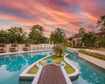 Dewa Phuket (Beach Resort, Villas And Suites) (Sha Plus) - Sakhu - Piscina
