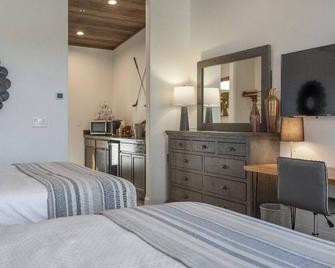 Pebble Bay Club Suites - Camdenton - Schlafzimmer
