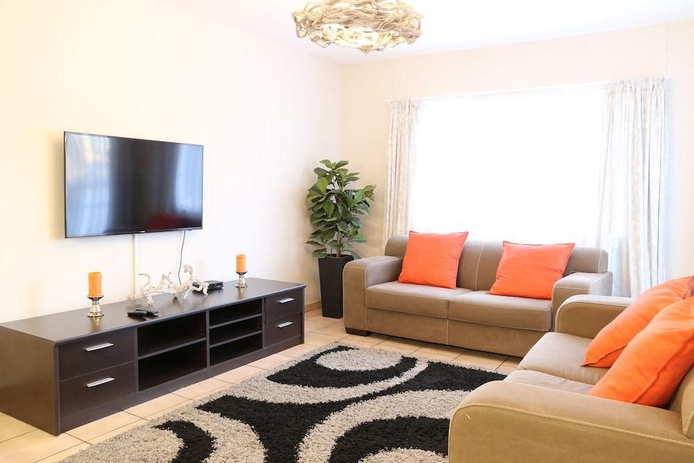 Tillas Guesthouse - ווינדהוק - סלון