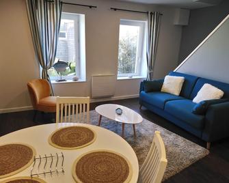 Apartment-Romantic-Ensuite with Shower-Terrace-isle 2 - Portbail - Salon
