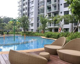 Lagom Service Apartment ho chi Minh City - Airport - Ho Chi Minh City - Pool