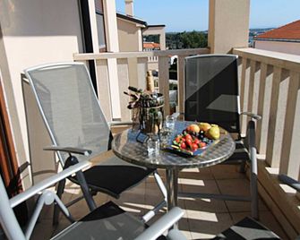 Apartment Veronika With two Sleeping Room, Near the sea - Premantura - Balkon