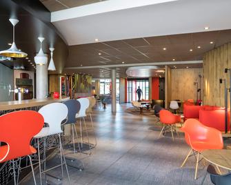 Ibis Saint Quentin En Yvelines Velodrome - Montigny-le-Bretonneux - Bar