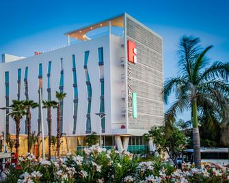 Fiesta Inn Loft Ciudad del Carmen - Ciudad del Carmen - Bina