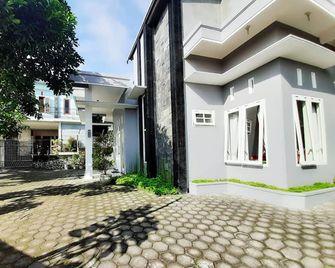 Villa Monesa Tretes - Pasuruan - Budova
