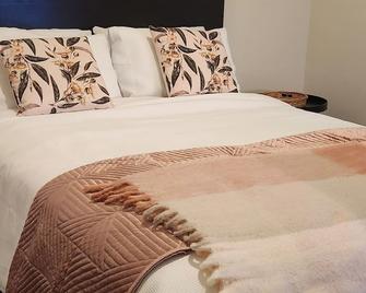 Alkira Lodge, modern home with great ammenities. The best in Parkes - Parkes - Bedroom
