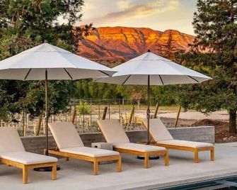 Ojai Valley - Pool and Pickle Ball - Охай - Патіо