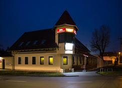 Aliz Vendeghaz - Békéscsaba - Building