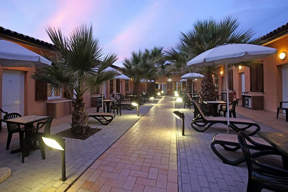 Hotel Le Palme - Albinia - Patio