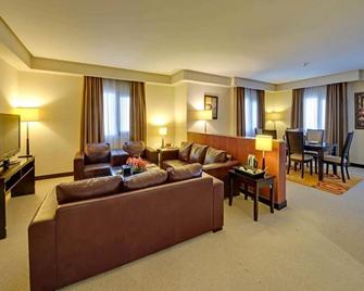 Monroe Hotel - Manama - Living room