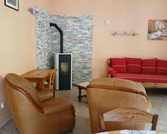 Gîte du Pressoir - Poncin - Sala de estar