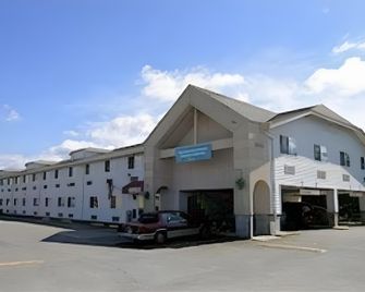 Quality Inn Near Seattle Premium Outlets - Arlington - Budova