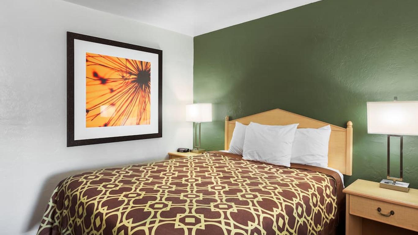 داونتاون إن