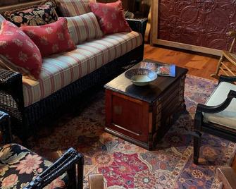 Beautiful White Barn - Mazomanie - Sala de estar