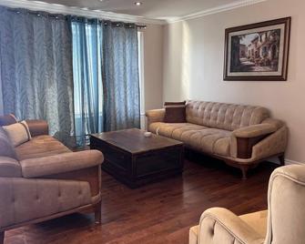 Cozy and Chique private home for rent - Montreal - Living room