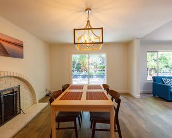 Cheerful 3bedrooms/2bathrooms Single Family House - San Ramon - Dining room